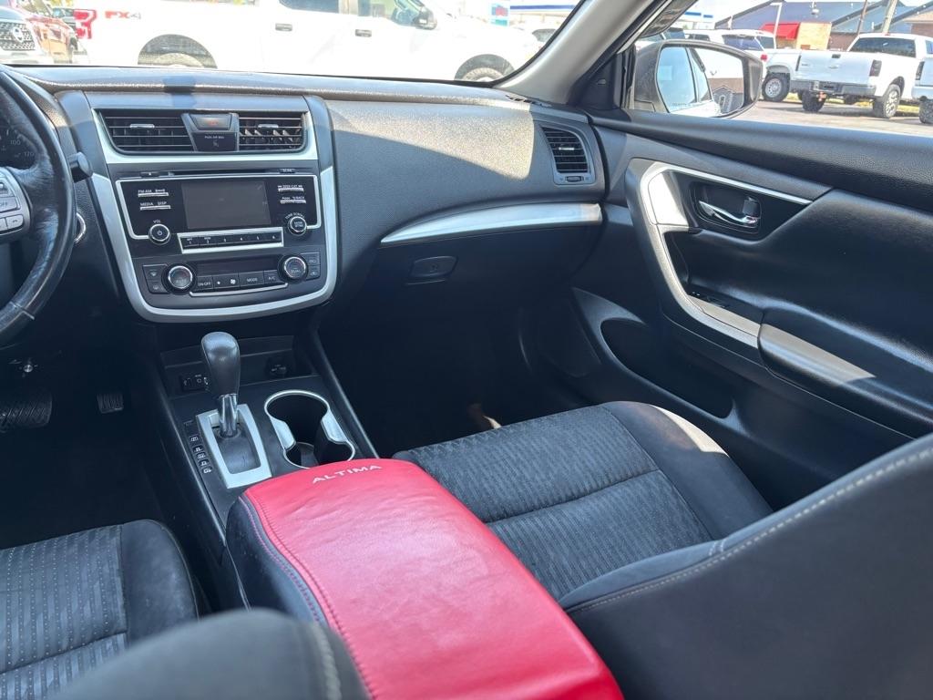 Nissan Altima 2.5 SV 2016