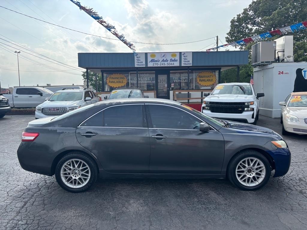 Toyota Camry SE 6-Spd MT 2010
