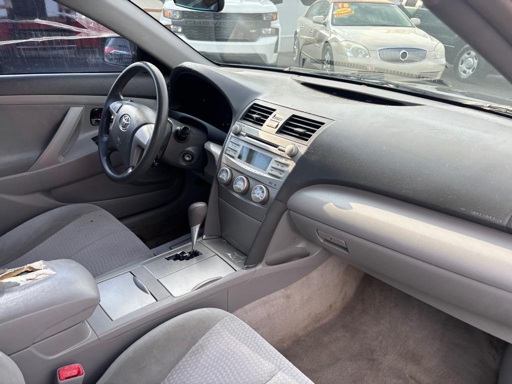Toyota Camry SE 6-Spd MT 2010