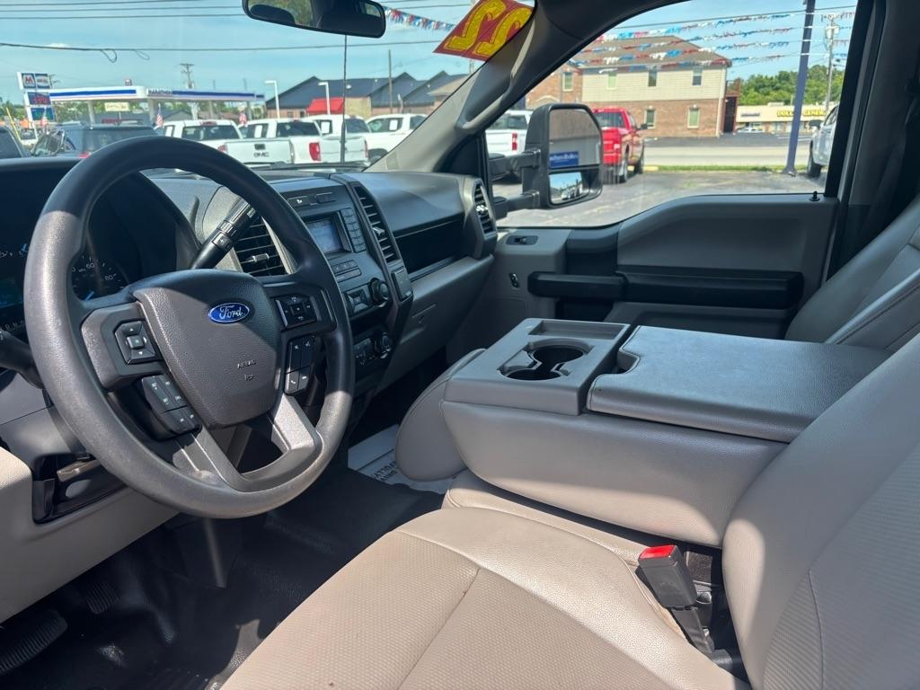 Ford F-350 SD XL Crew Cab Long Bed DRW 2WD 2022