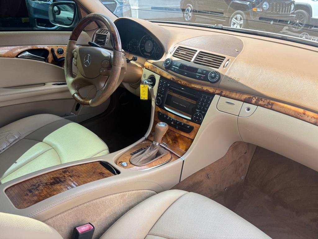 Mercedes-Benz E-Class E350 Luxury Sedan 2009