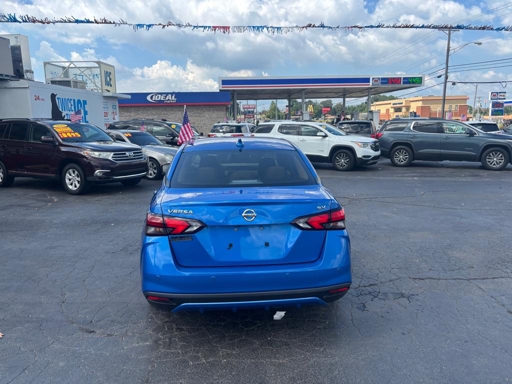 Nissan Versa SV 2021