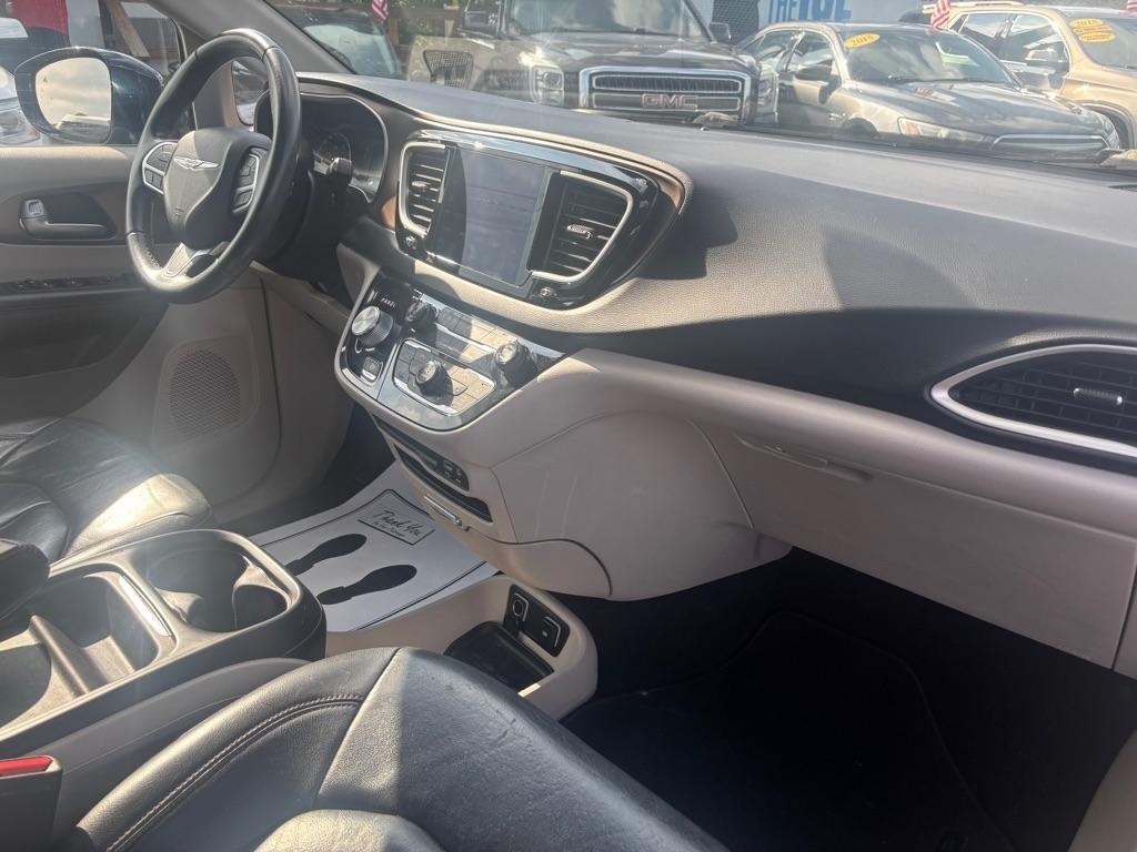 Chrysler Pacifica Touring-L 2017