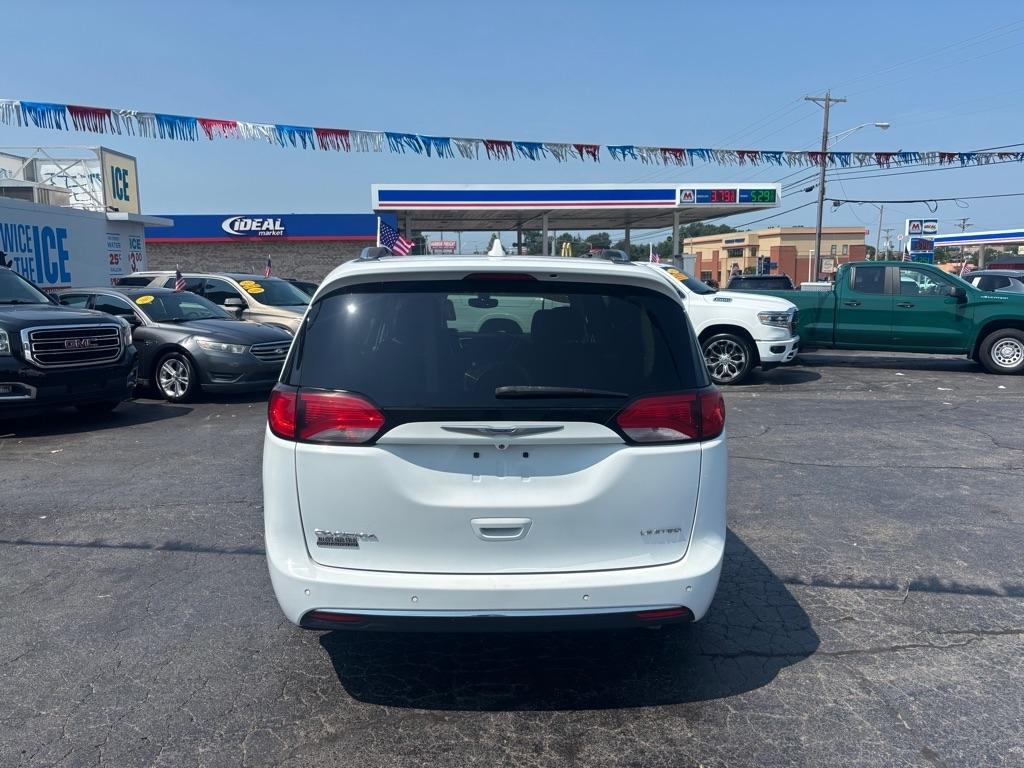 Chrysler Pacifica Limited 2020