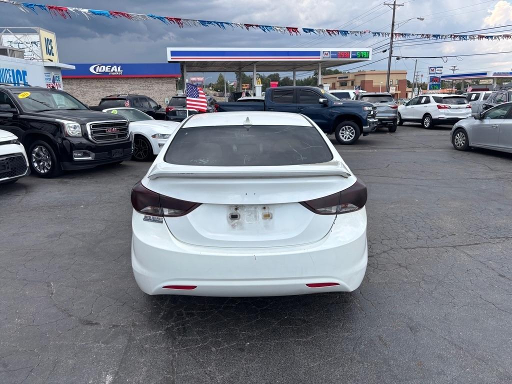 Hyundai Elantra GLS M/T 2013