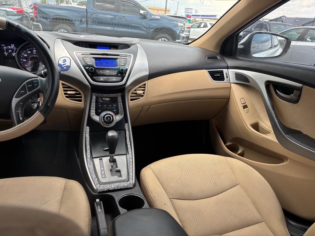 Hyundai Elantra GLS M/T 2013