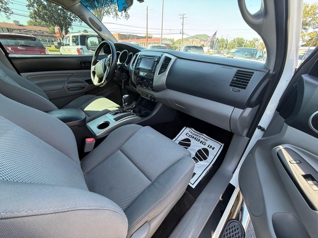 Toyota Tacoma PreRunner Double Cab V6 5AT 2WD 2014