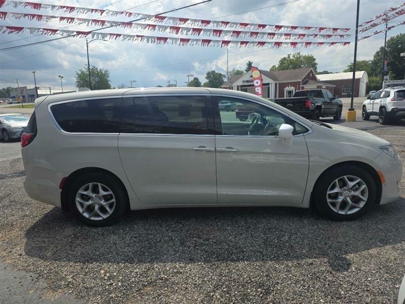 Chrysler Pacifica Touring Plus 2019