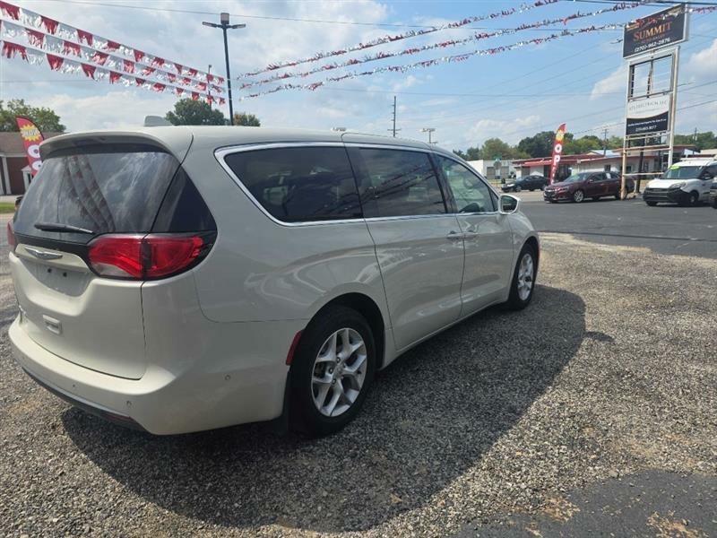 Chrysler Pacifica Touring Plus 2019