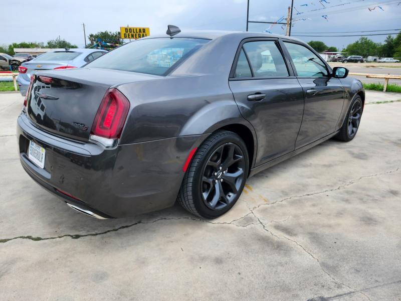 Chrysler 300 S V6 RWD 2021