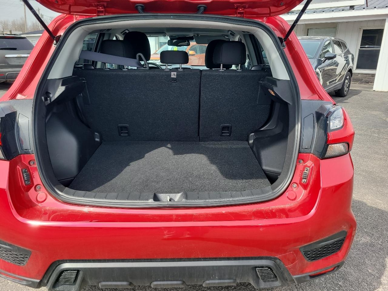 Mitsubishi Outlander Sport 2.0 ES 4WD 2024