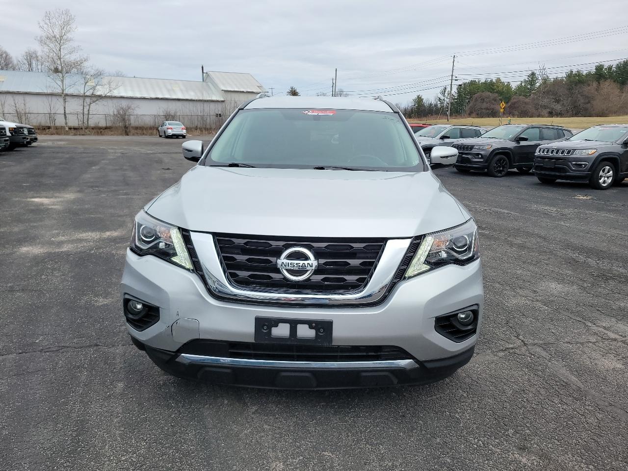 Nissan Pathfinder SV 4WD 2020