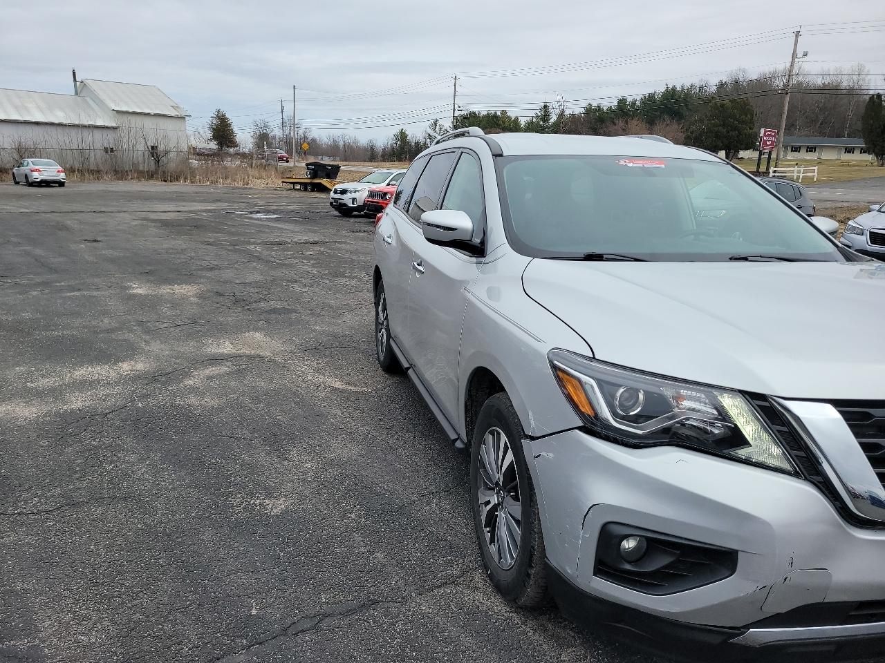 Nissan Pathfinder SV 4WD 2020