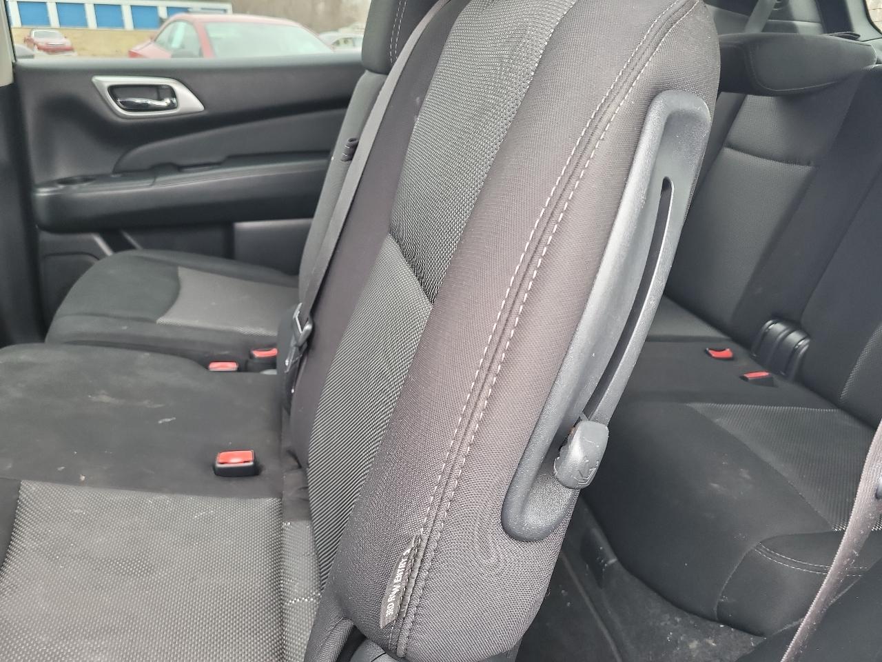 Nissan Pathfinder SV 4WD 2020