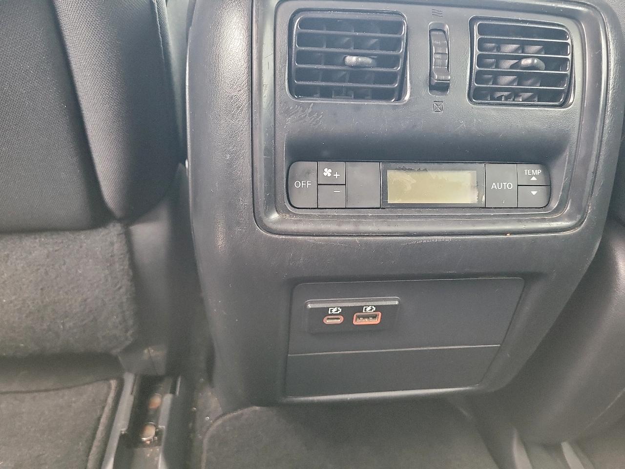 Nissan Pathfinder SV 4WD 2020