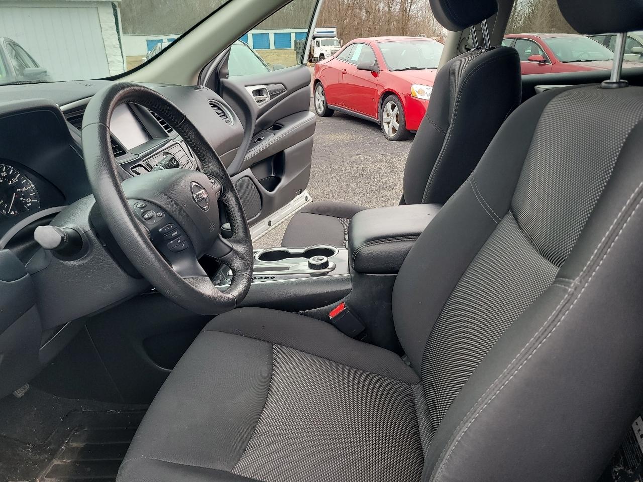 Nissan Pathfinder SV 4WD 2020