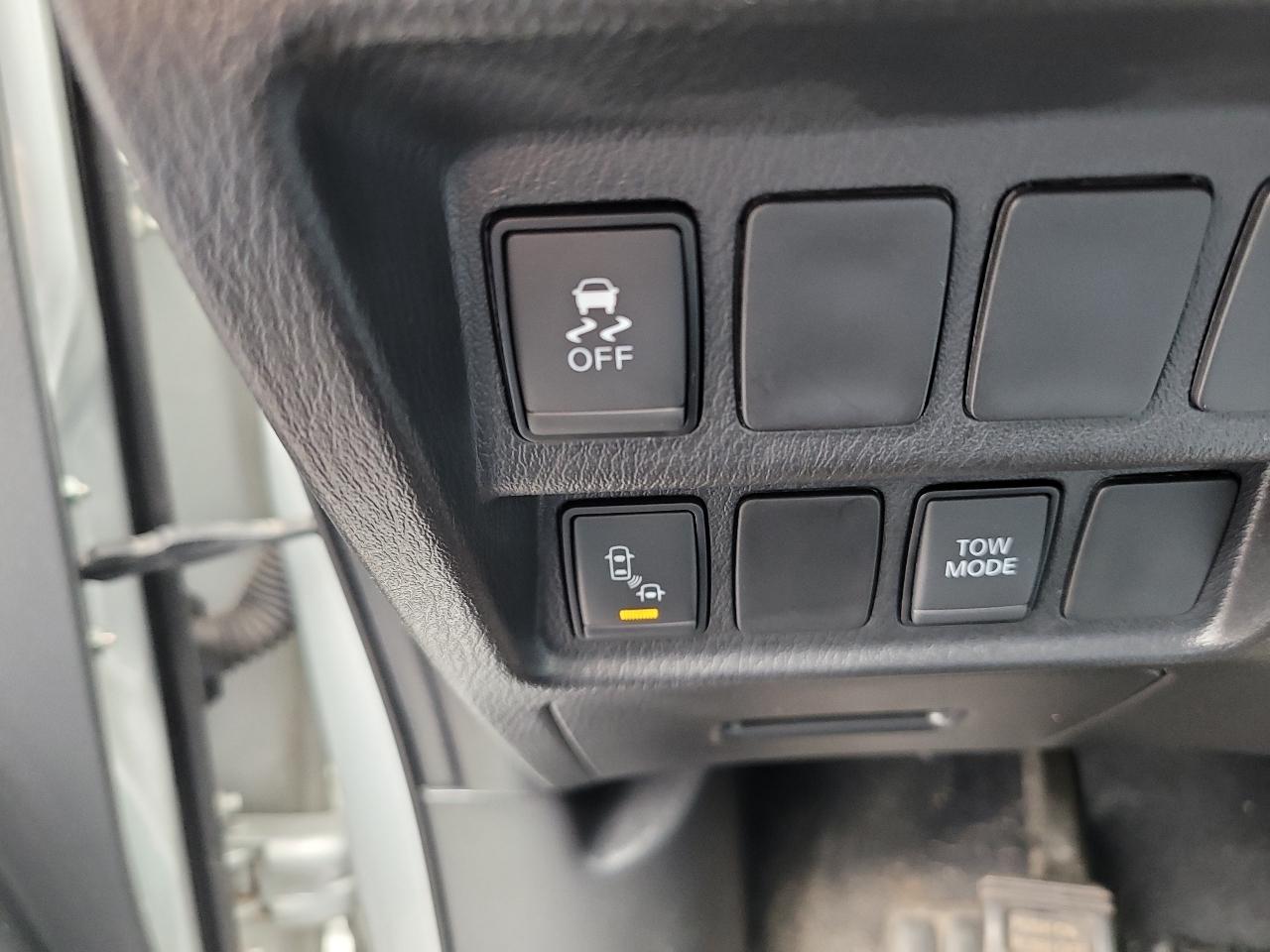 Nissan Pathfinder SV 4WD 2020