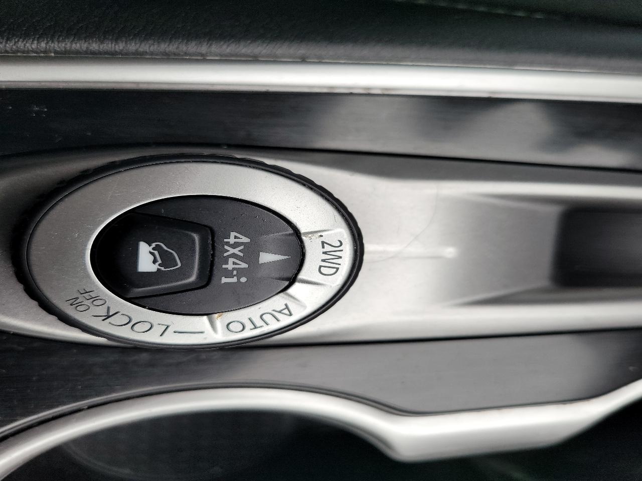 Nissan Pathfinder SV 4WD 2020