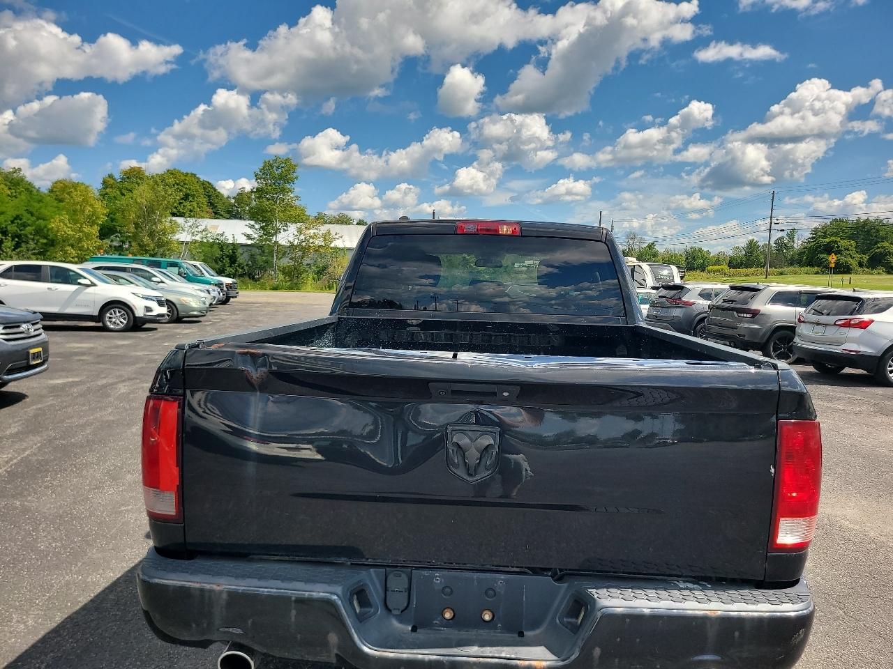 RAM 1500 Express 4x4 Quad Cab 6'4" Box 2018