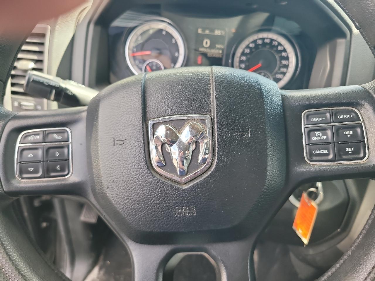 RAM 1500 Express 4x4 Quad Cab 6'4" Box 2018