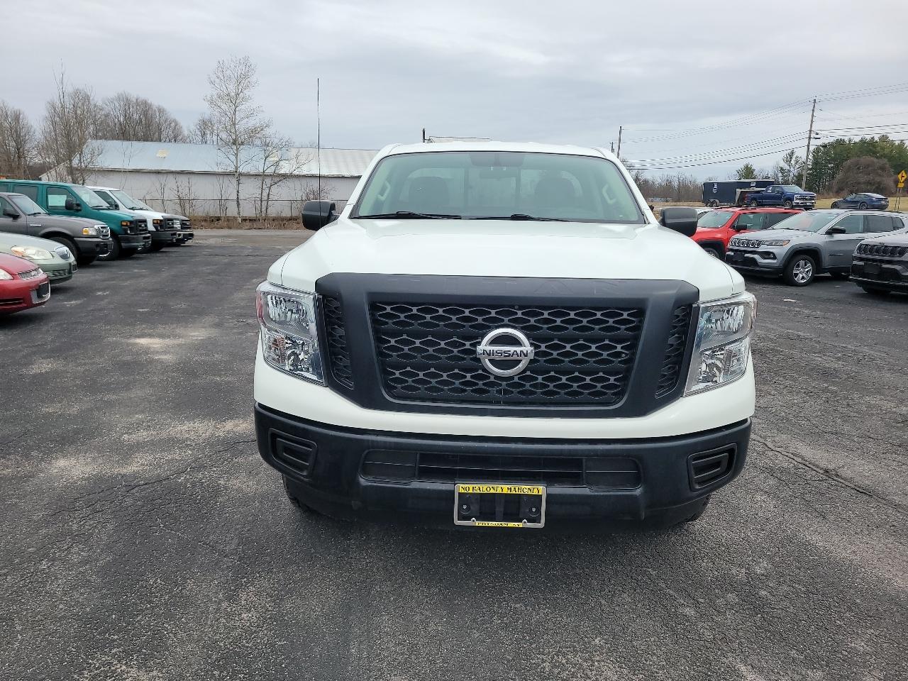 Nissan Titan SV Regular Cab 4WD 2018
