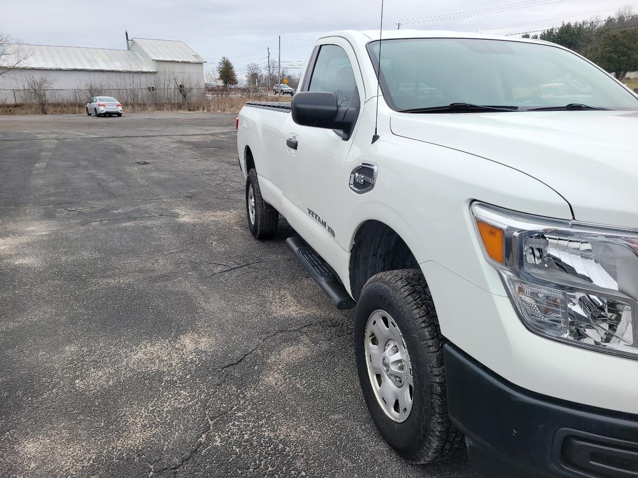 Nissan Titan SV Regular Cab 4WD 2018