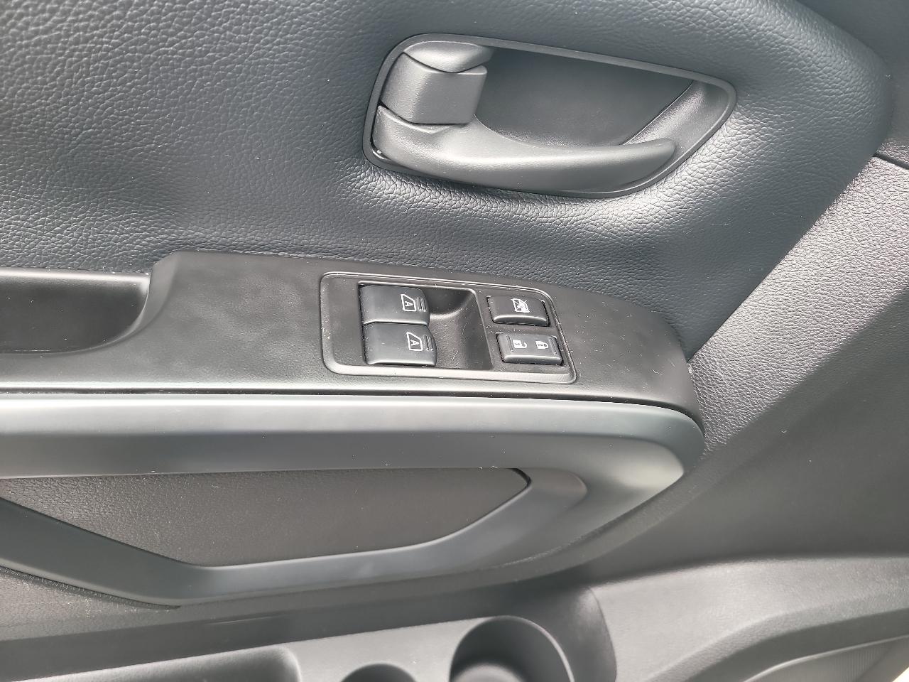 Nissan Titan SV Regular Cab 4WD 2018