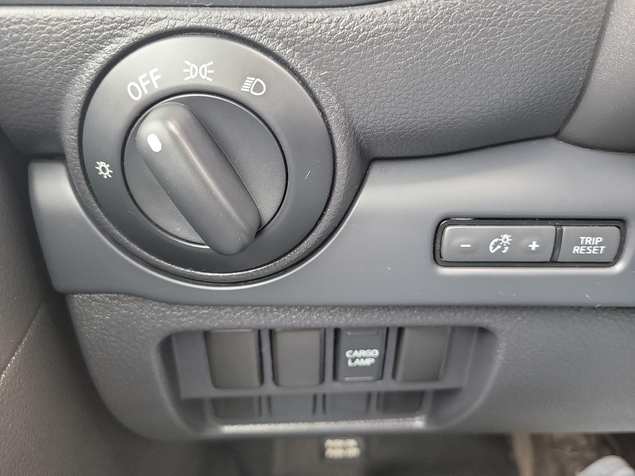 Nissan Titan SV Regular Cab 4WD 2018