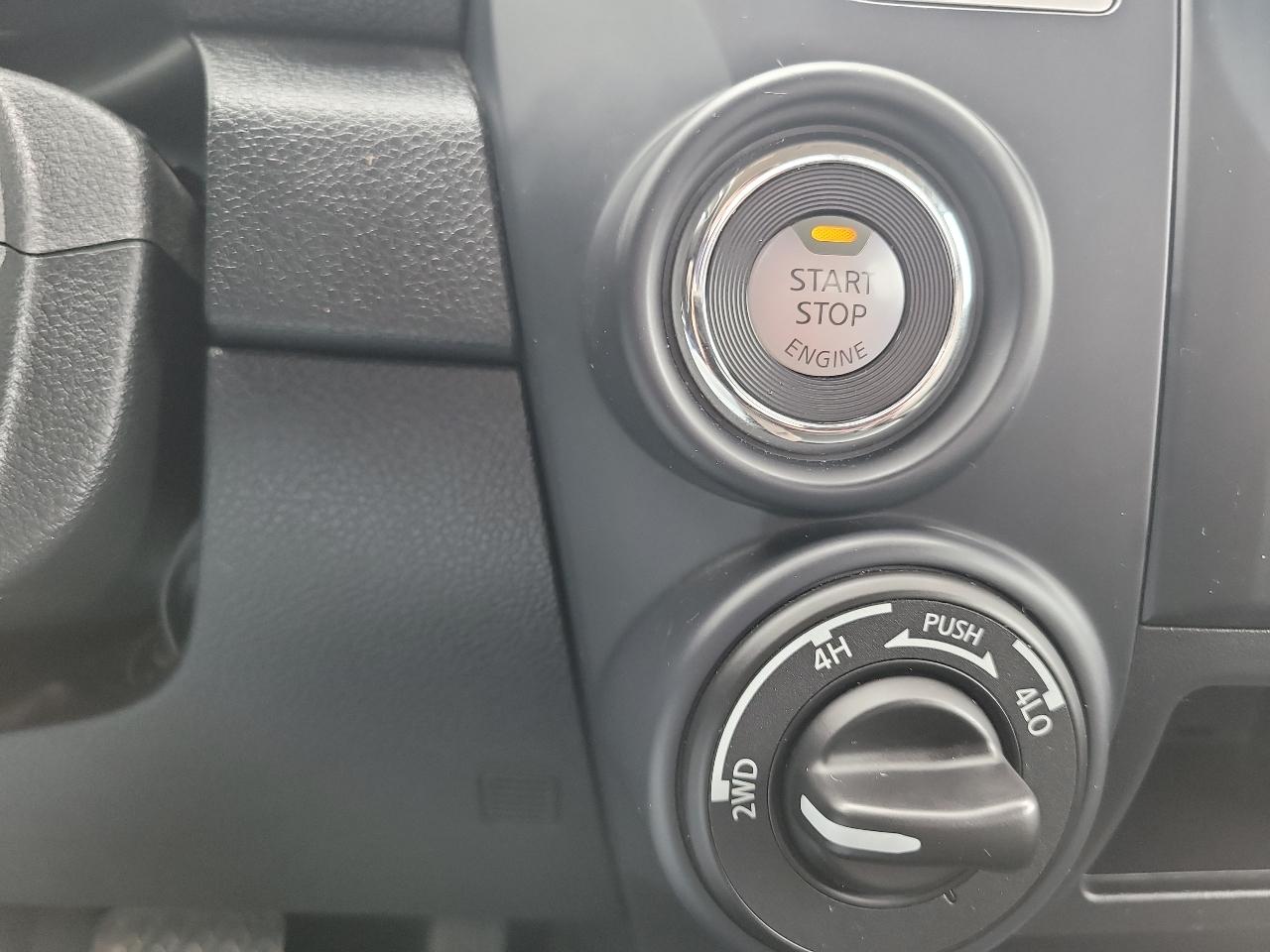 Nissan Titan SV Regular Cab 4WD 2018