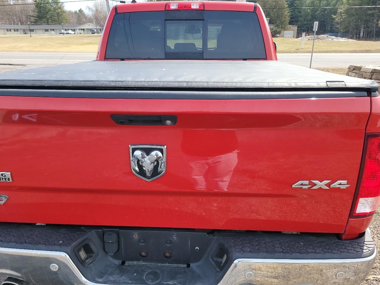 RAM 1500 SLT Crew Cab SWB 4WD 2015