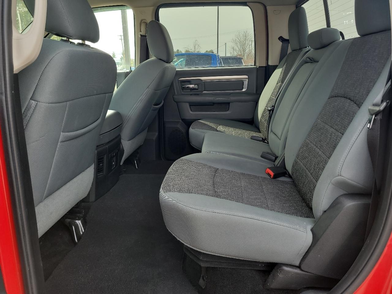 RAM 1500 SLT Crew Cab SWB 4WD 2015