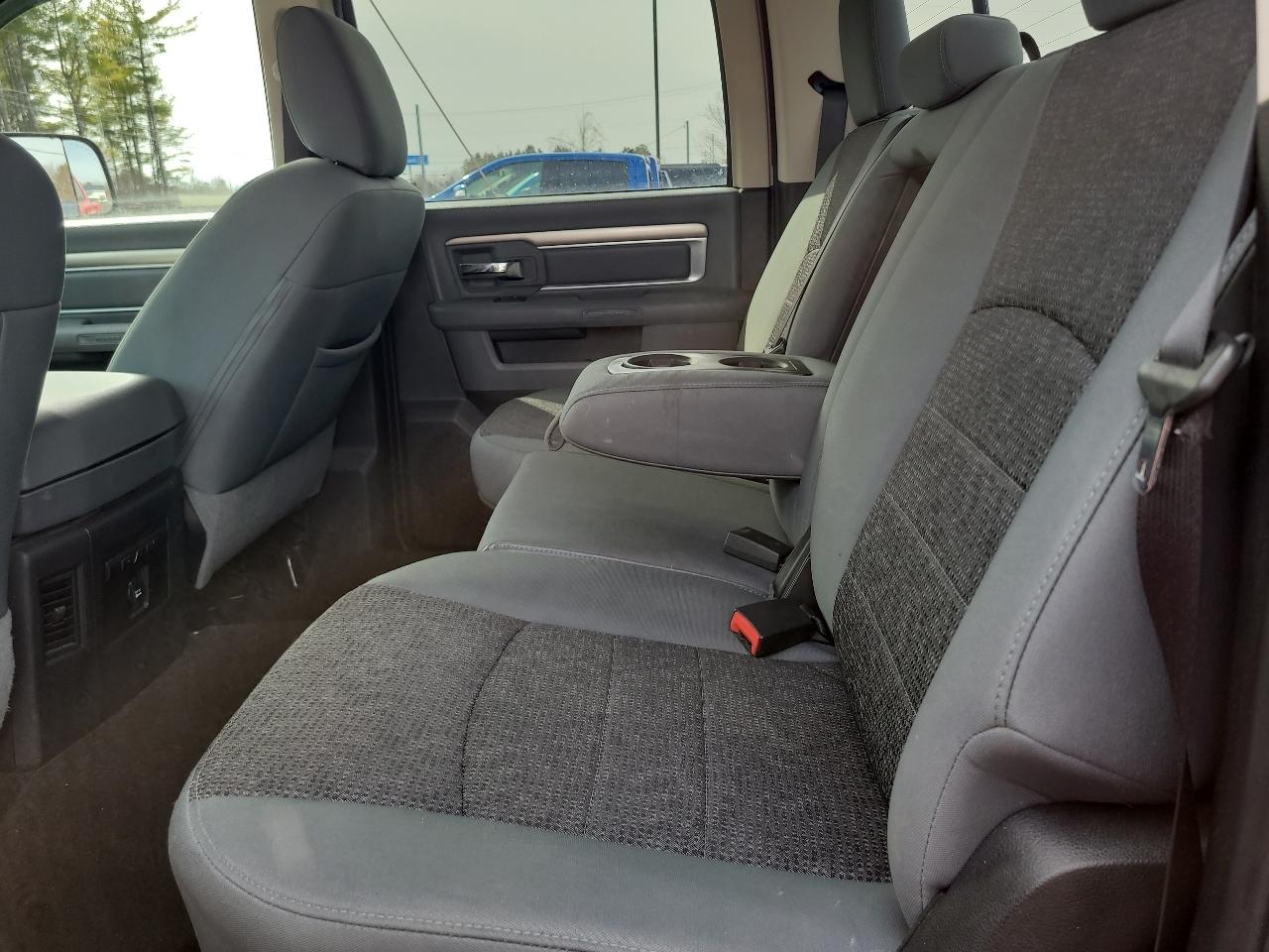 RAM 1500 SLT Crew Cab SWB 4WD 2015