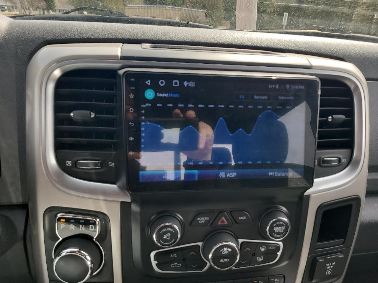 RAM 1500 SLT Crew Cab SWB 4WD 2015