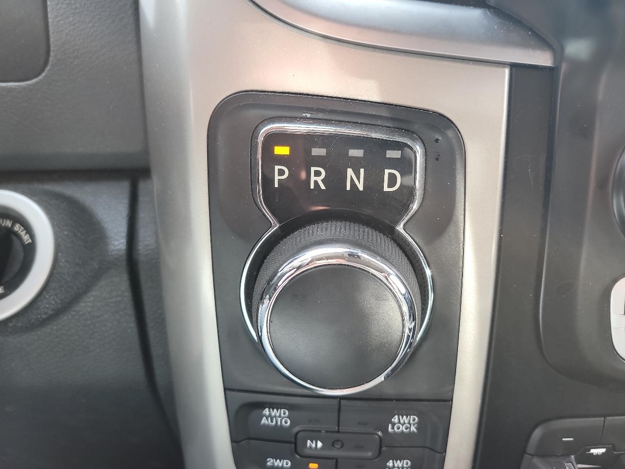 RAM 1500 SLT Crew Cab SWB 4WD 2015