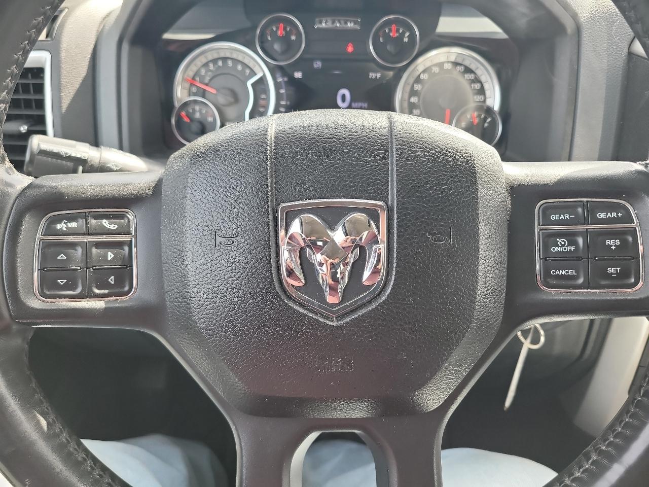 RAM 1500 SLT Crew Cab SWB 4WD 2015