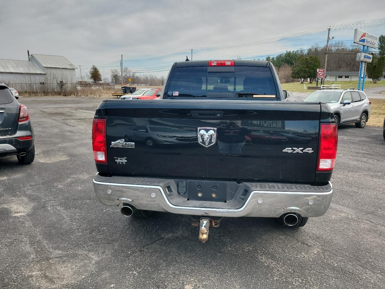 RAM 1500 SLT Quad Cab 4WD 2016