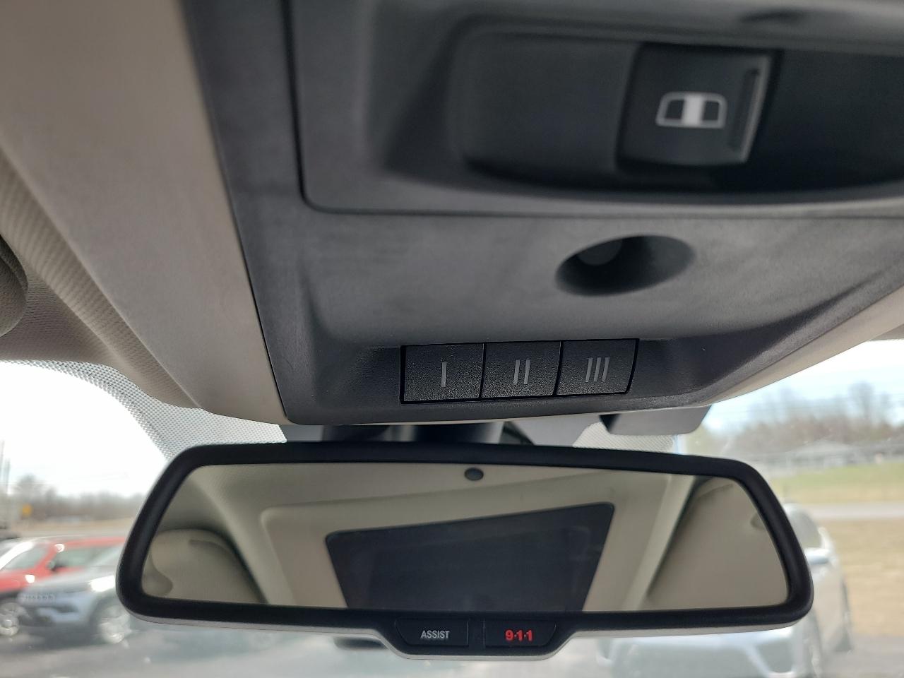 RAM 1500 SLT Quad Cab 4WD 2016