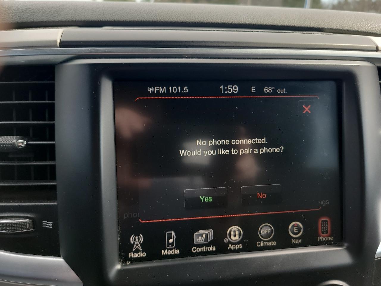 RAM 1500 SLT Quad Cab 4WD 2016