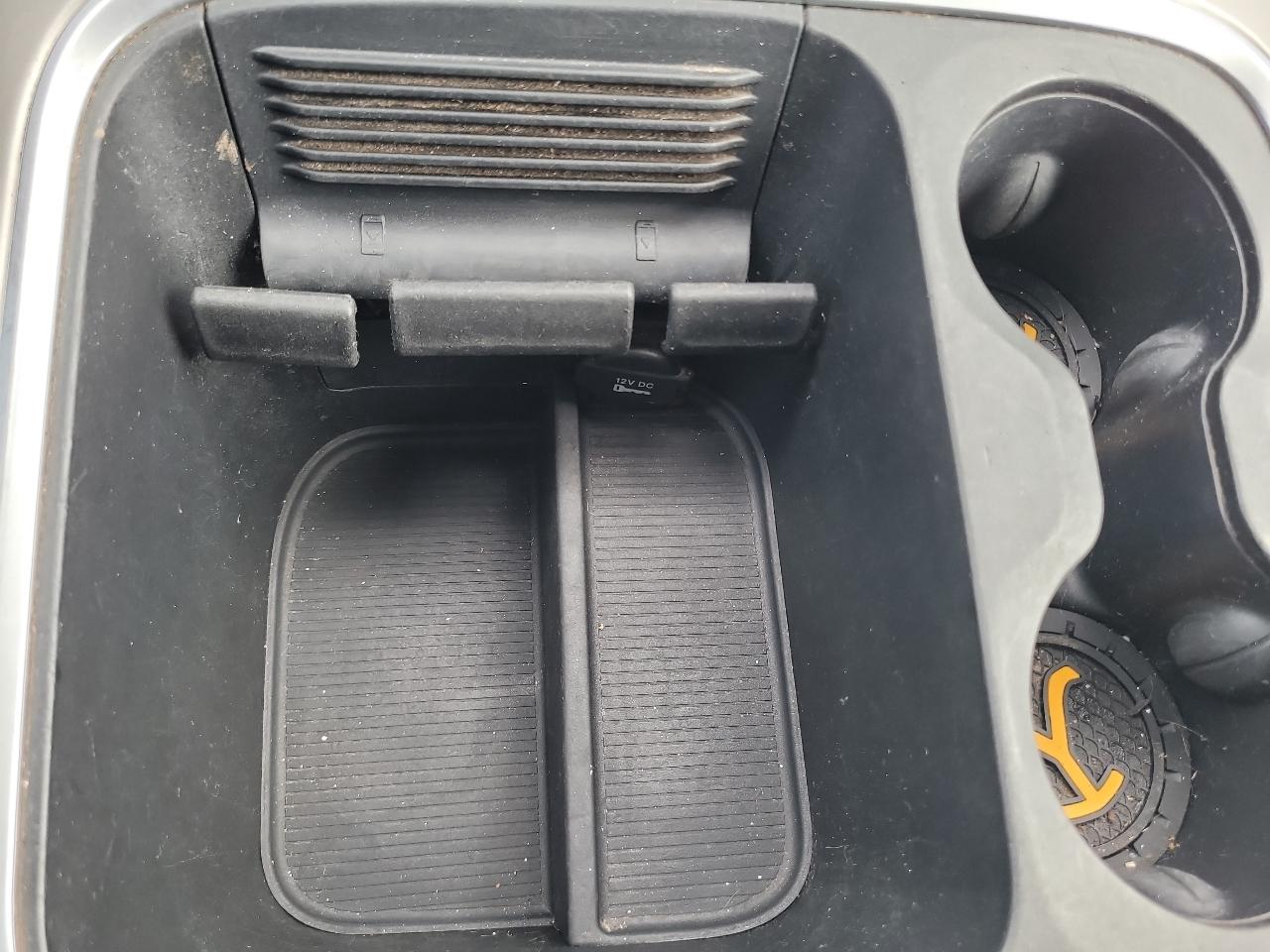 RAM 1500 SLT Quad Cab 4WD 2016