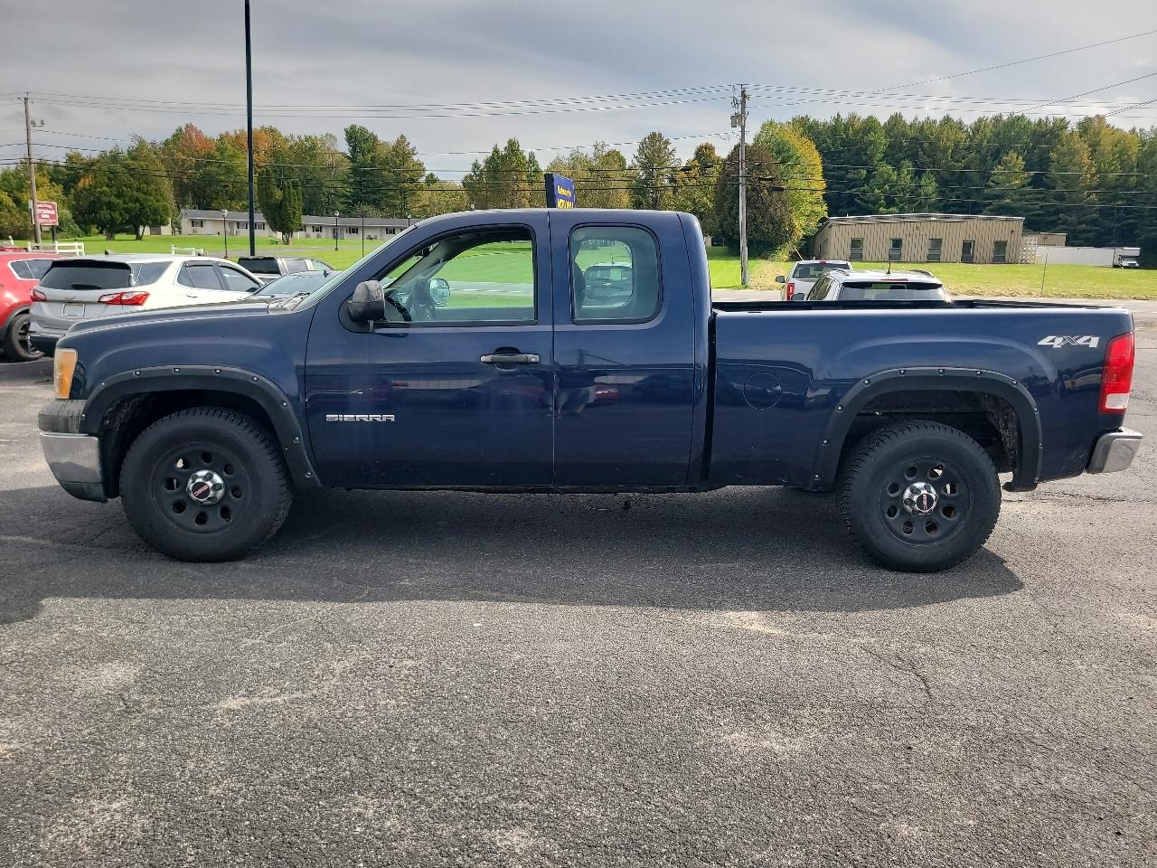 GMC Sierra 1500 4WD Ext Cab 143.5" Work Truck 2011