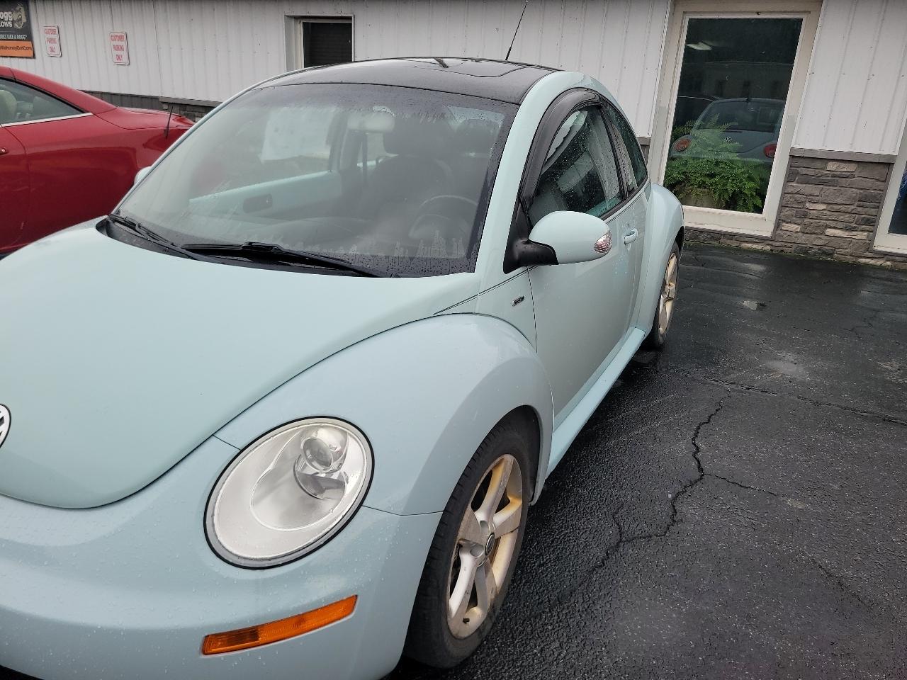 Volkswagen New Beetle 2dr Auto PZEV 2010