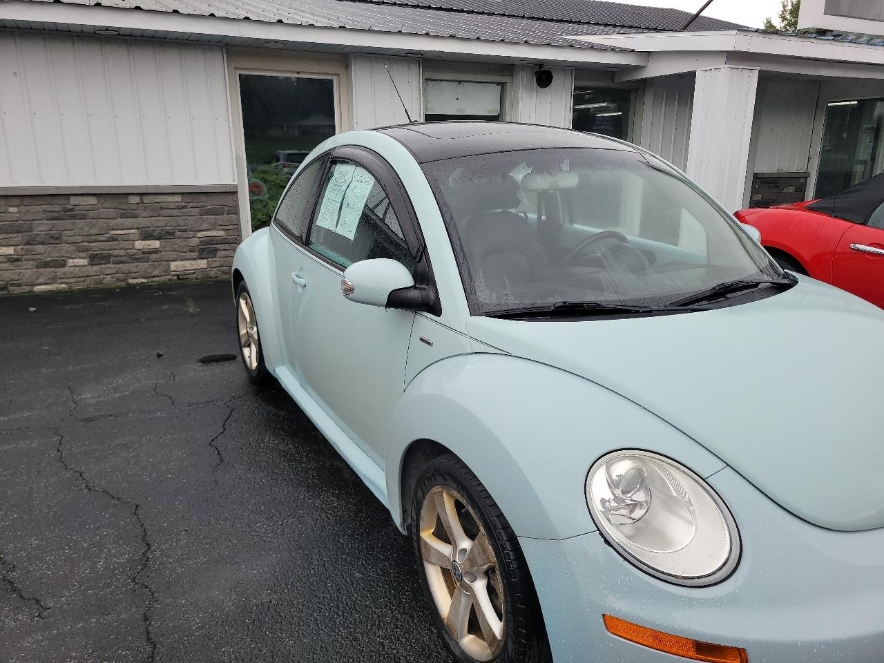 Volkswagen New Beetle 2dr Auto PZEV 2010