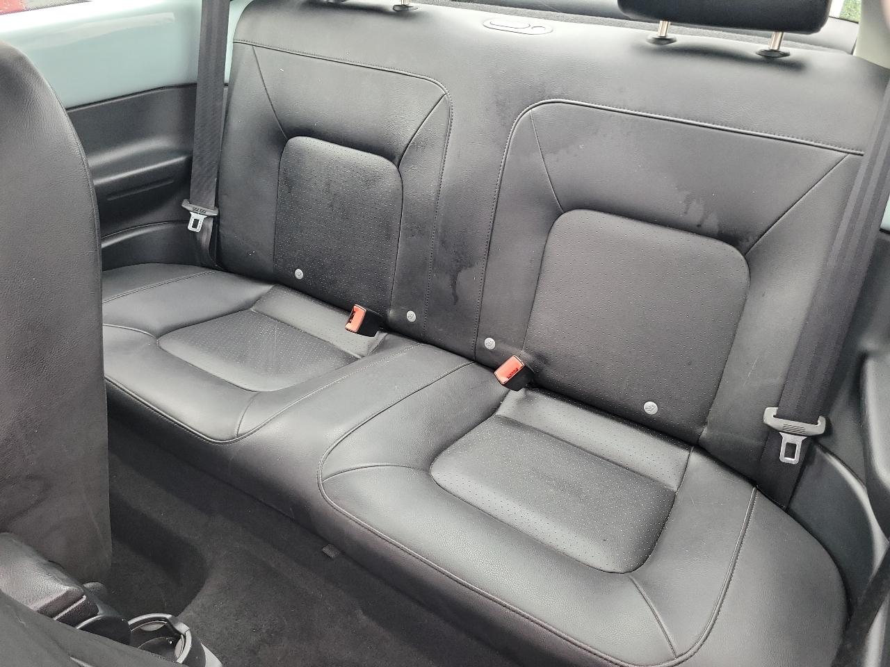 Volkswagen New Beetle 2dr Auto PZEV 2010
