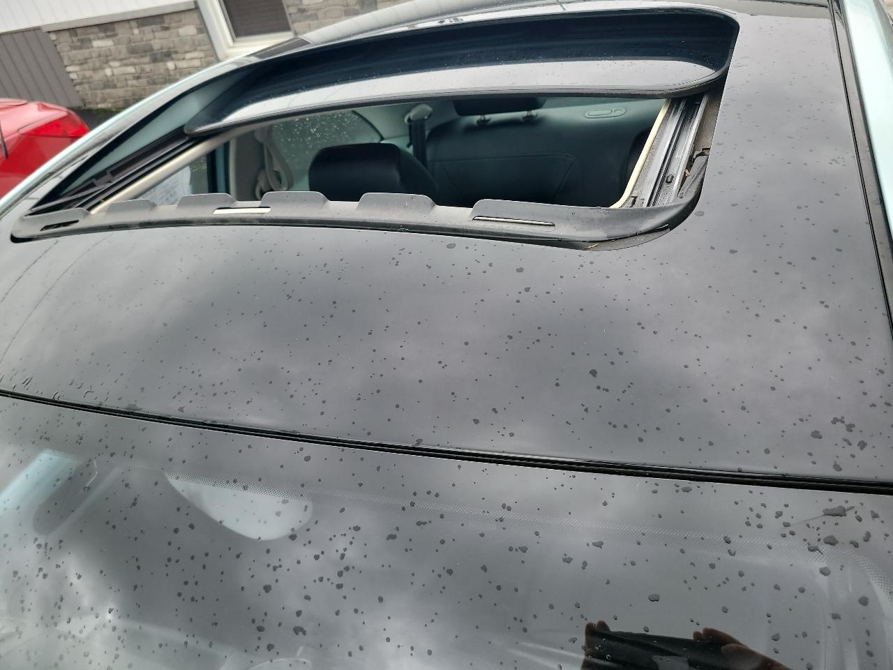 Volkswagen New Beetle 2dr Auto PZEV 2010