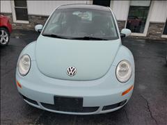 2010 Volkswagen New Beetle 