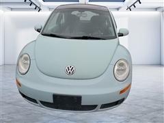 2010 Volkswagen New Beetle 