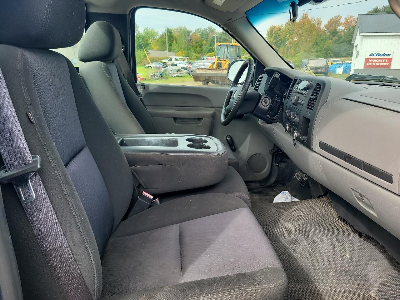 Chevrolet Silverado 1500 2WD Reg Cab 133.0" Work Truck 2011