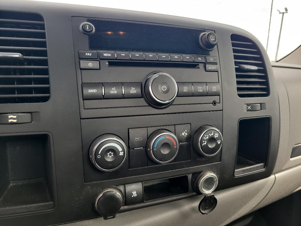 Chevrolet Silverado 1500 2WD Reg Cab 133.0" Work Truck 2011