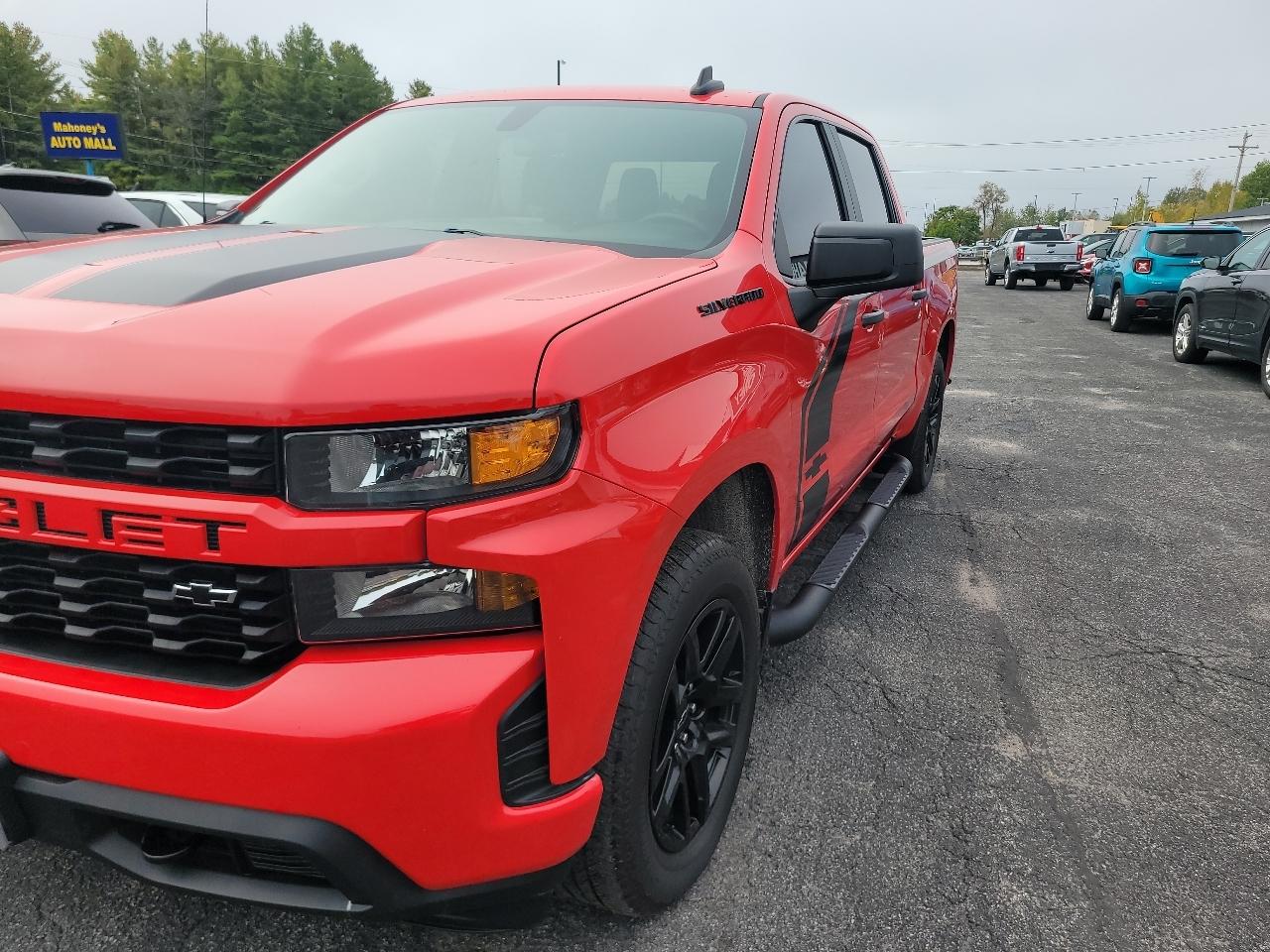 Chevrolet Silverado 1500 4WD Crew Cab 147" Custom 2020