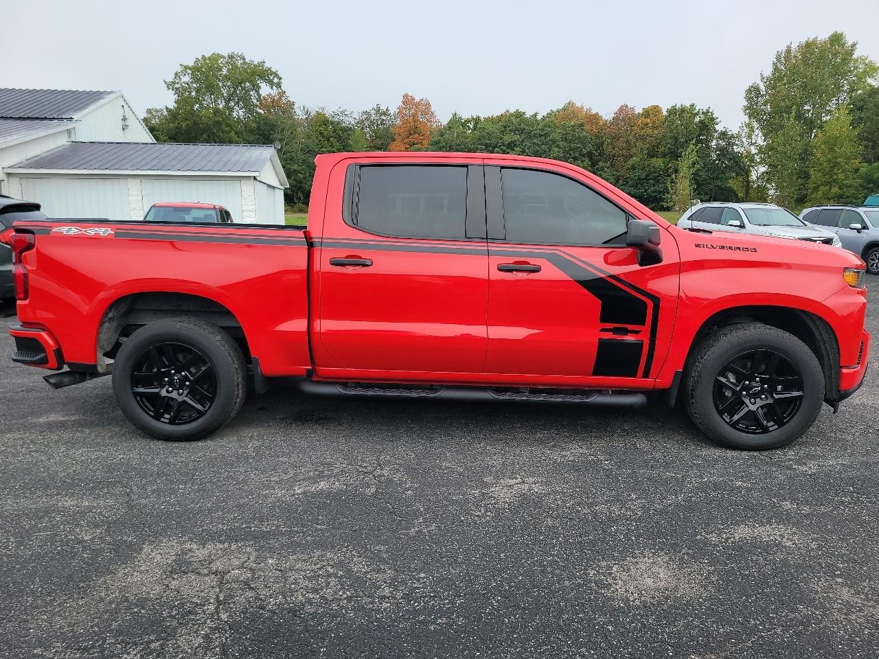 Chevrolet Silverado 1500 4WD Crew Cab 147" Custom 2020